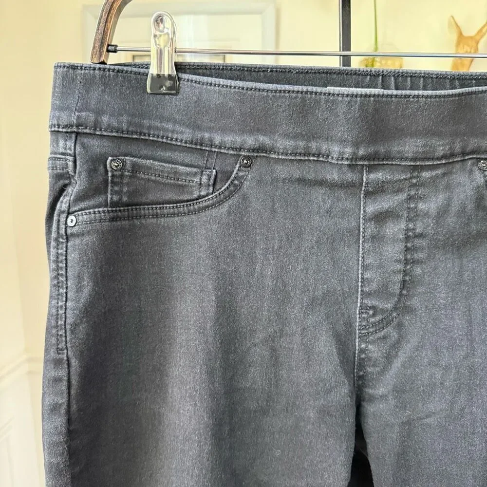 Levi’s Signature Black Wash Totally Shaping Pull On Skinny Jeans 14 32 X 32